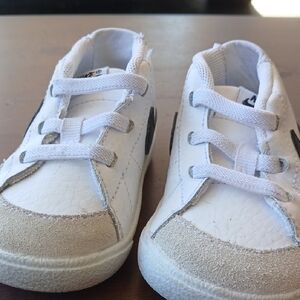 Nike Kids White and Tan Sneakers